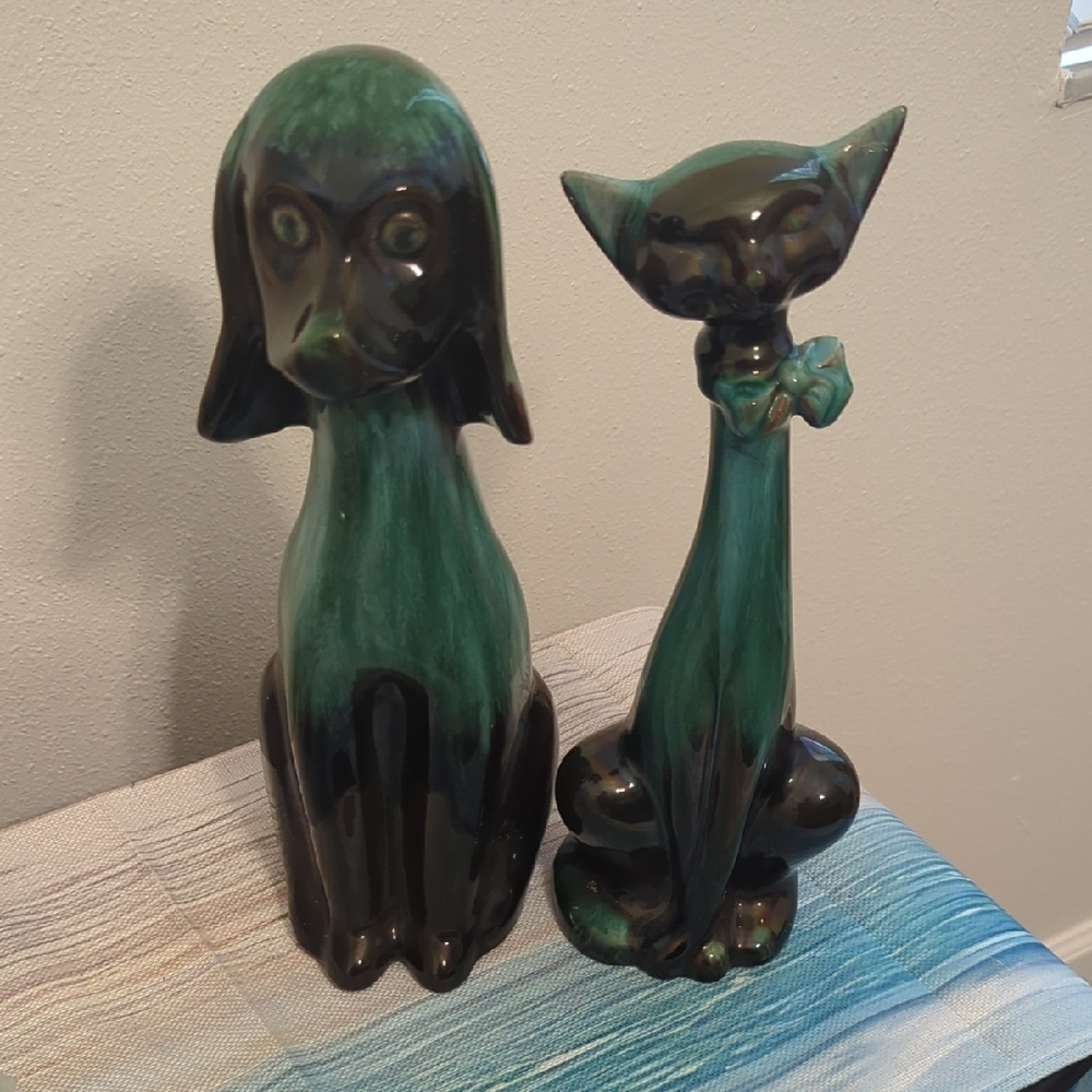 Vintage Blue Mountain Pottery Cat & Dog ￼Figurine Blue Green Teal Drip Glaze